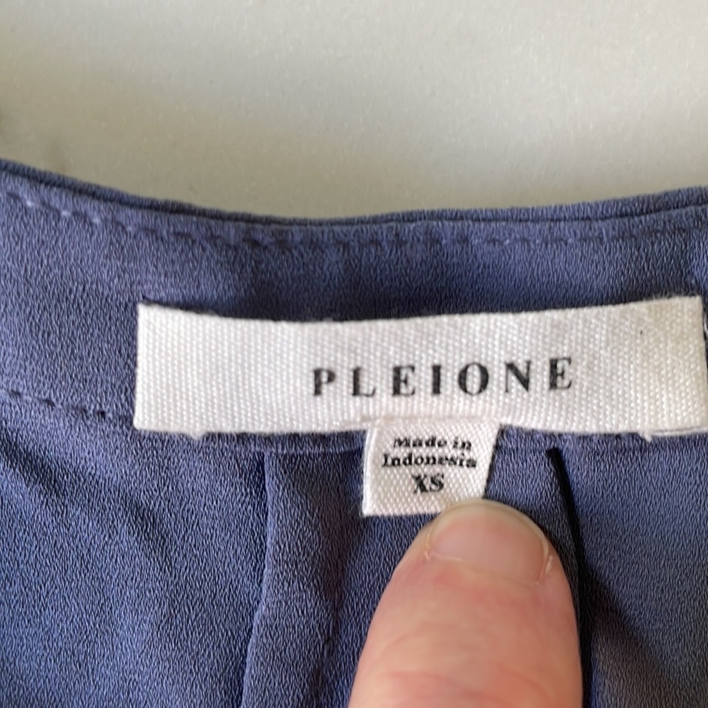 PLEIONE top size XS purple cap sleeves flowy shirt blouse - Picture 5 of 7